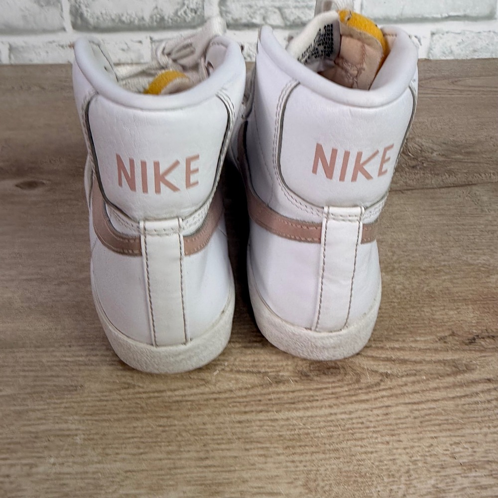 Nike Blazer Mid 77 High Top Rose Gold White Kids 5.5Y - Picture 4 of 7